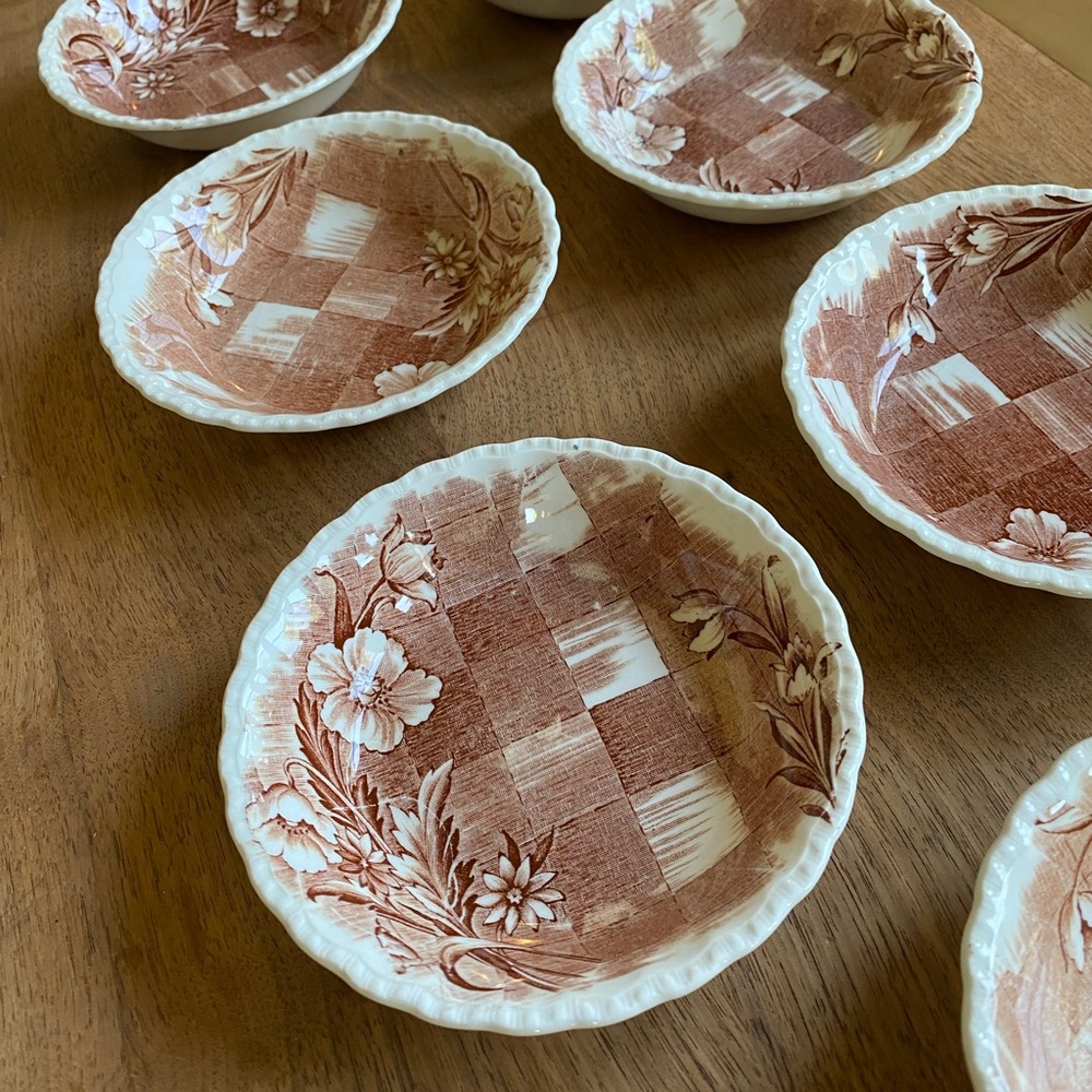 Trellis small bowl set of seven